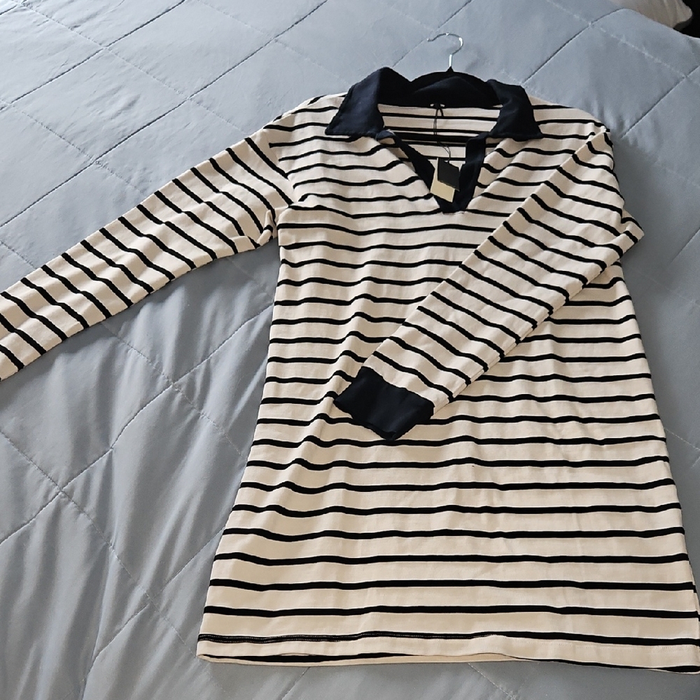 Chic Black and White Striped Top